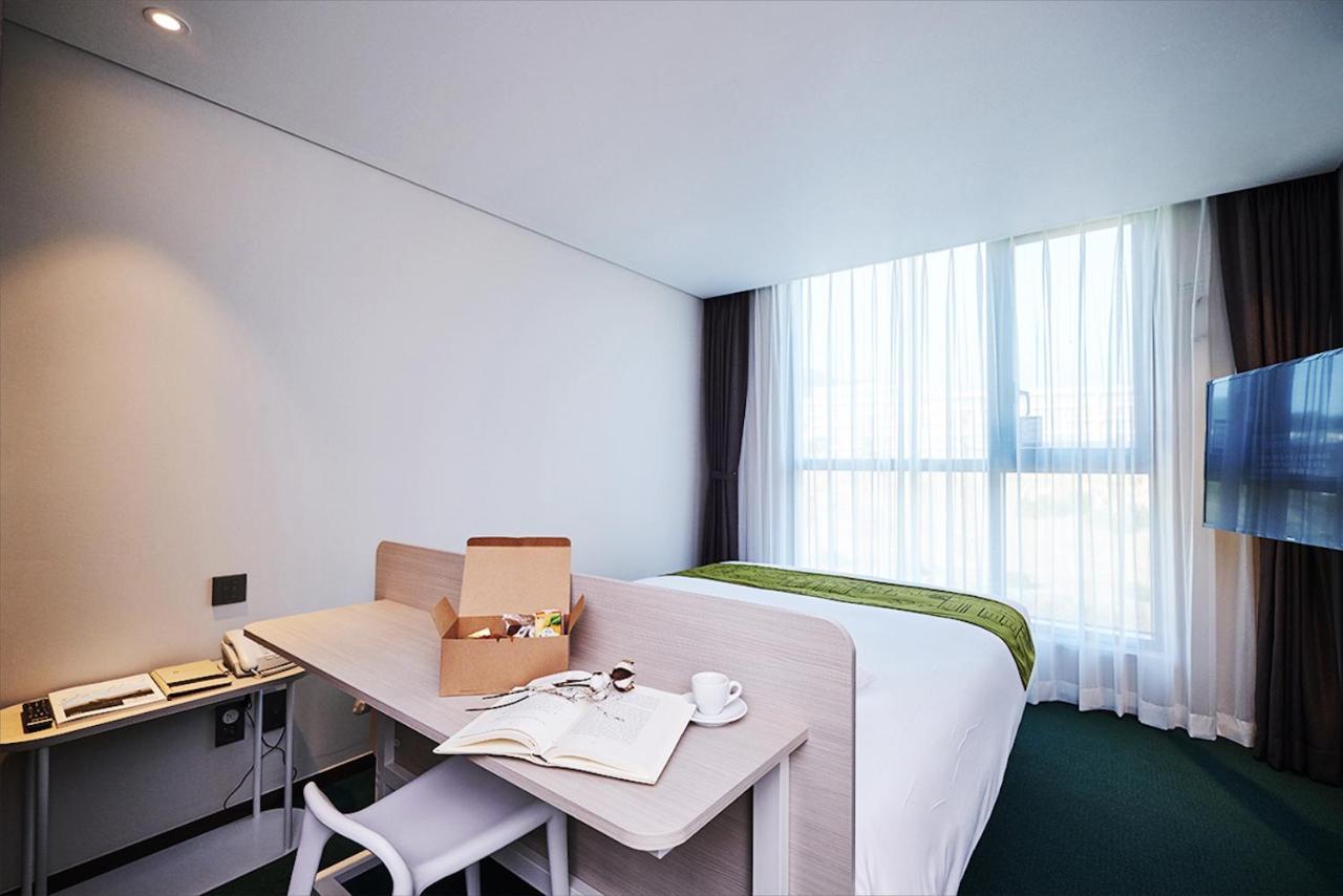 Jeju Pureun Hotel Seogwipo Exterior foto