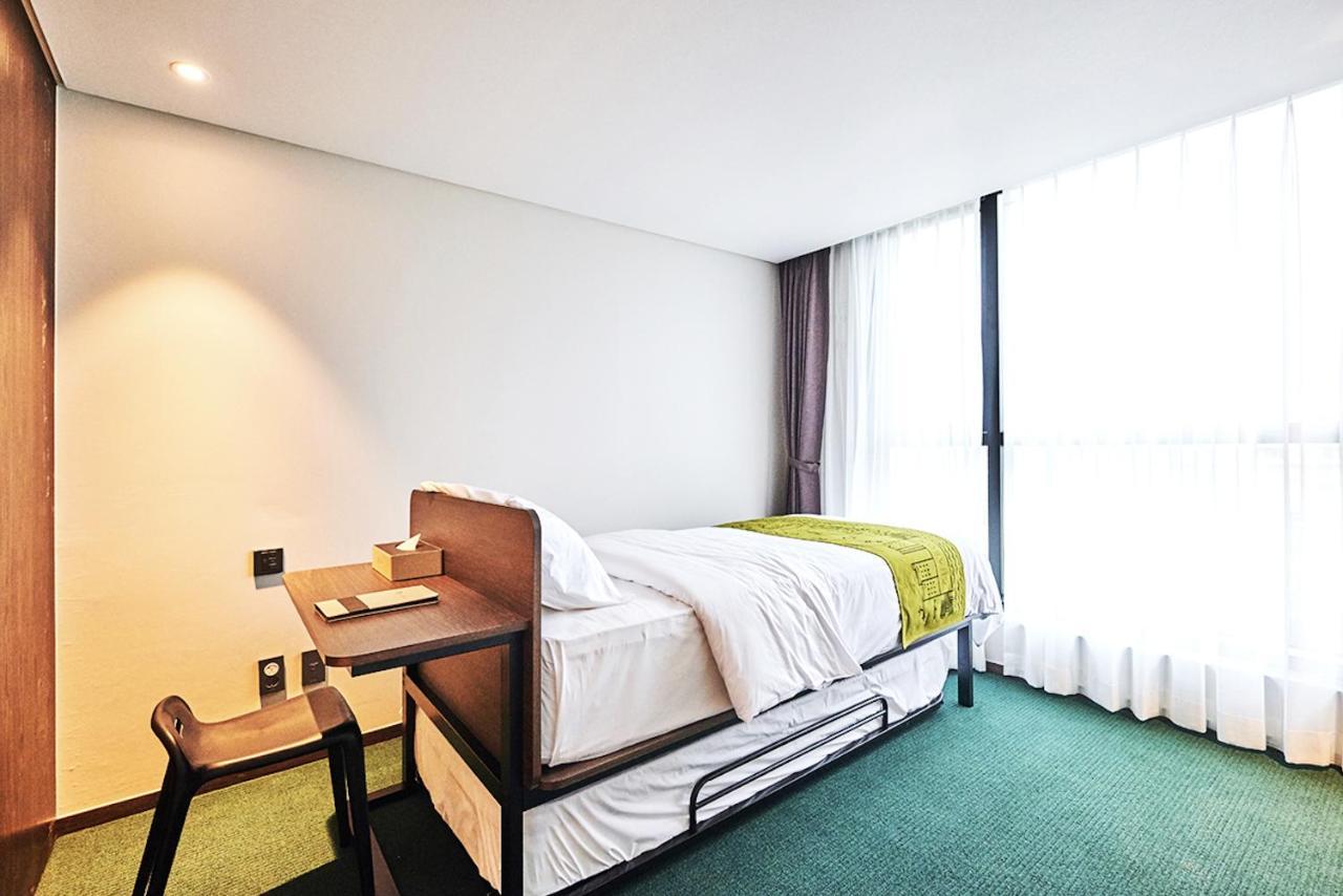 Jeju Pureun Hotel Seogwipo Exterior foto